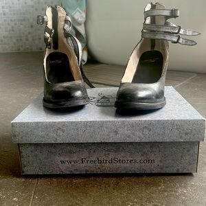 ✨ Freebird by Steven✨ •RANDI •